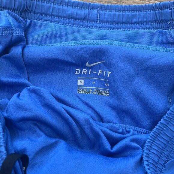 Nike running shorts size small. - Picture 2 of 3